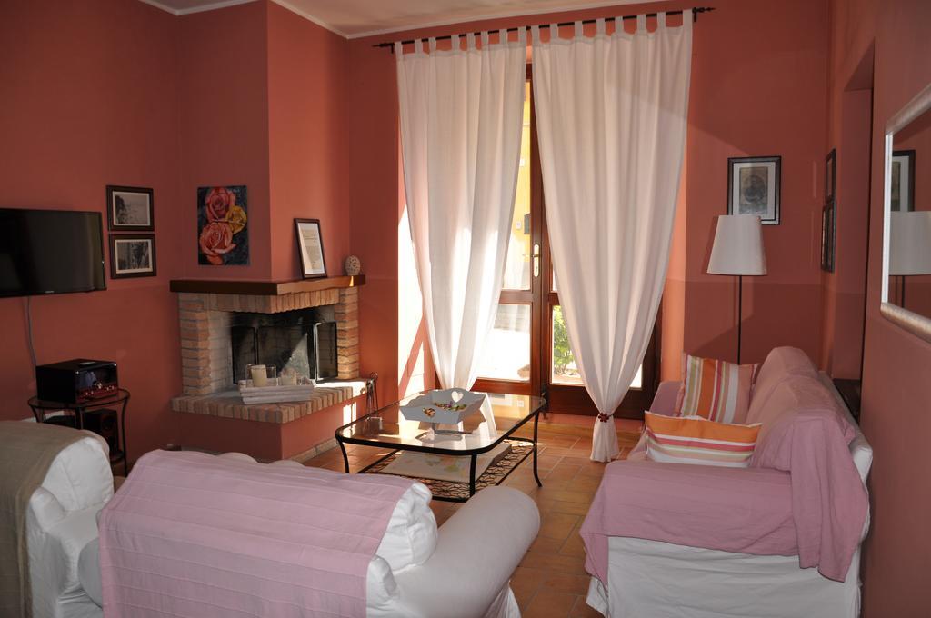 B&B Dimora Paolina Baschi Exterior photo